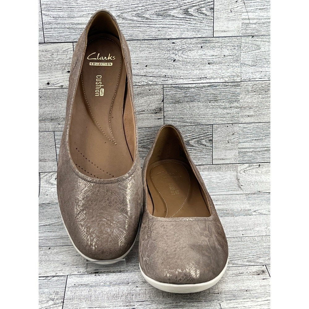 Clarks Collection Soft Cushion Metallic Taupe Textured Ballet Flats Shoes Sz 10M